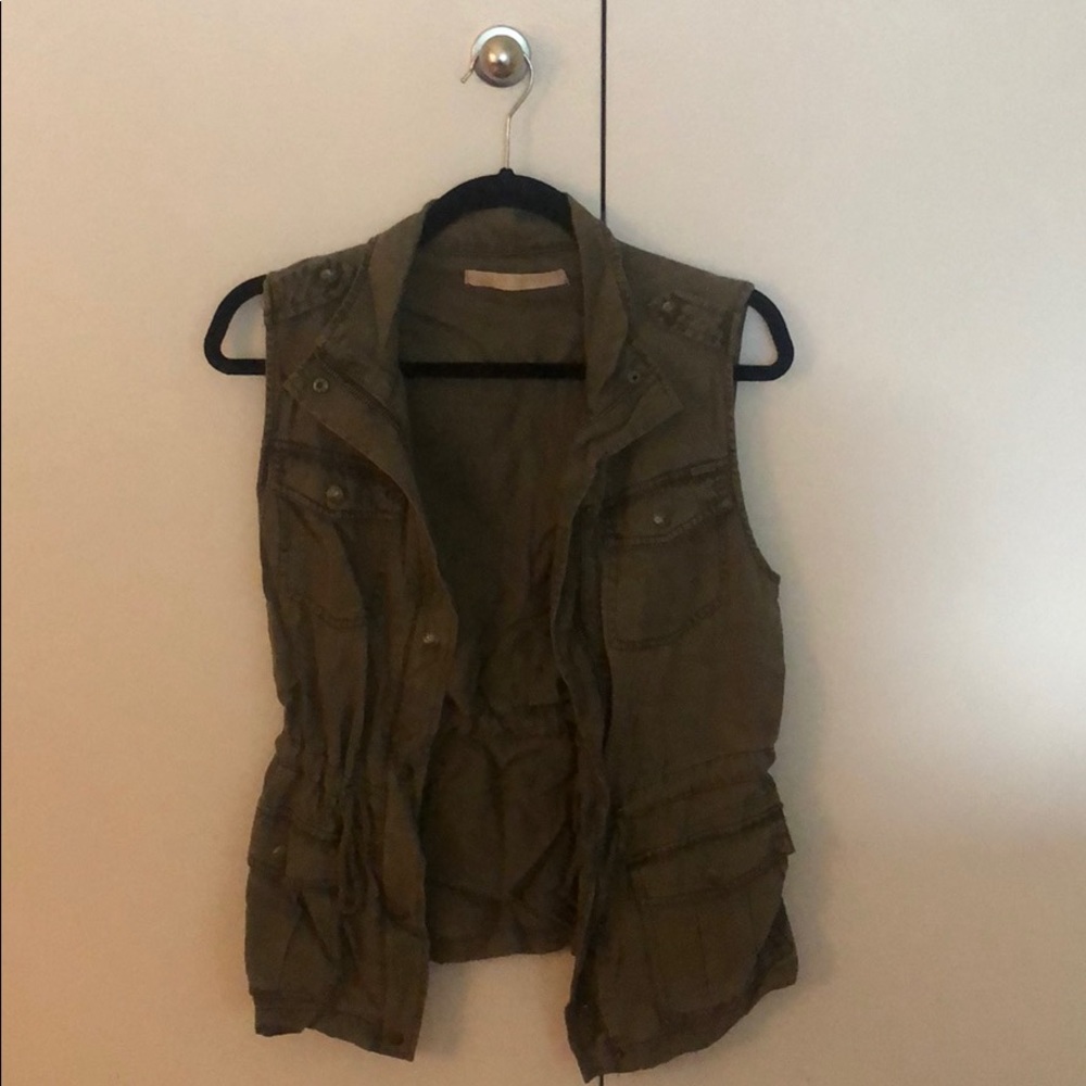 Max Jeans- olive zip-up vest